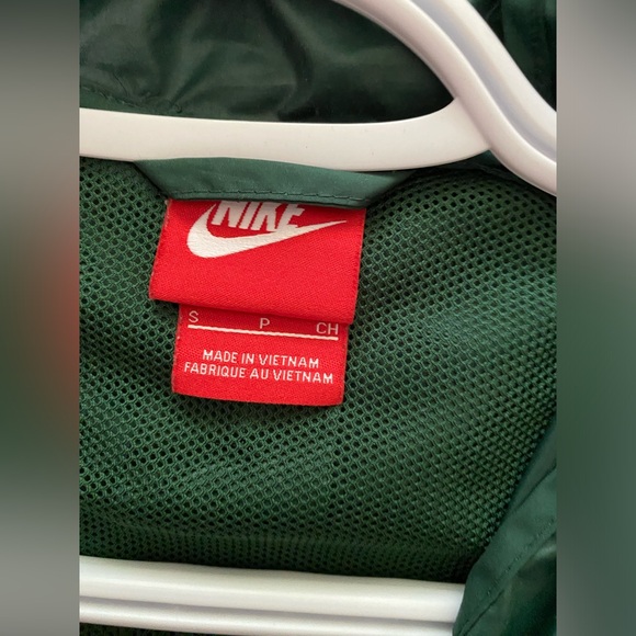 Nike windbreaker, size small perfect condition - Picture 2 of 3